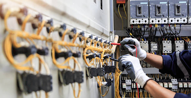 Professional Electrician technician working in Sigourney, IA